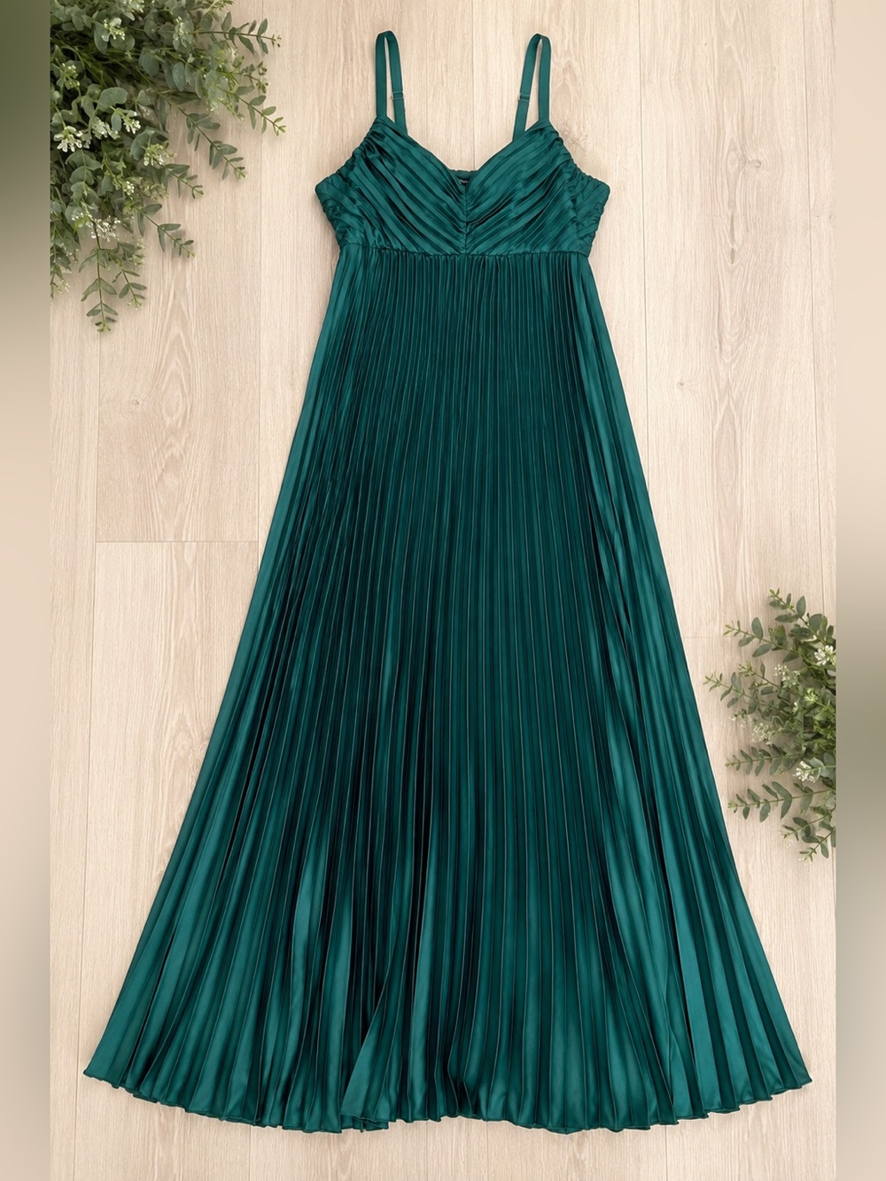Boston Proper Size 6 Emerald Green Liquid Shine Pleated Maxi Dress Formal Gown - Picture 5 of 6